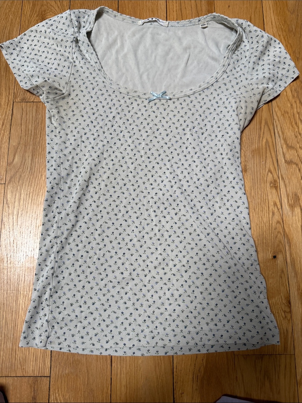 Doen Pale Blue Floral Scoop Neck Short Sleeve Tee